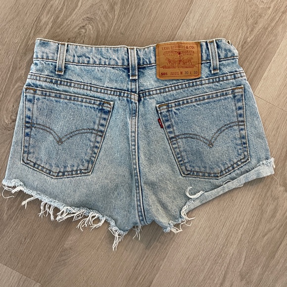 Levi’s Vintage 505 Shorts - Picture 2 of 3